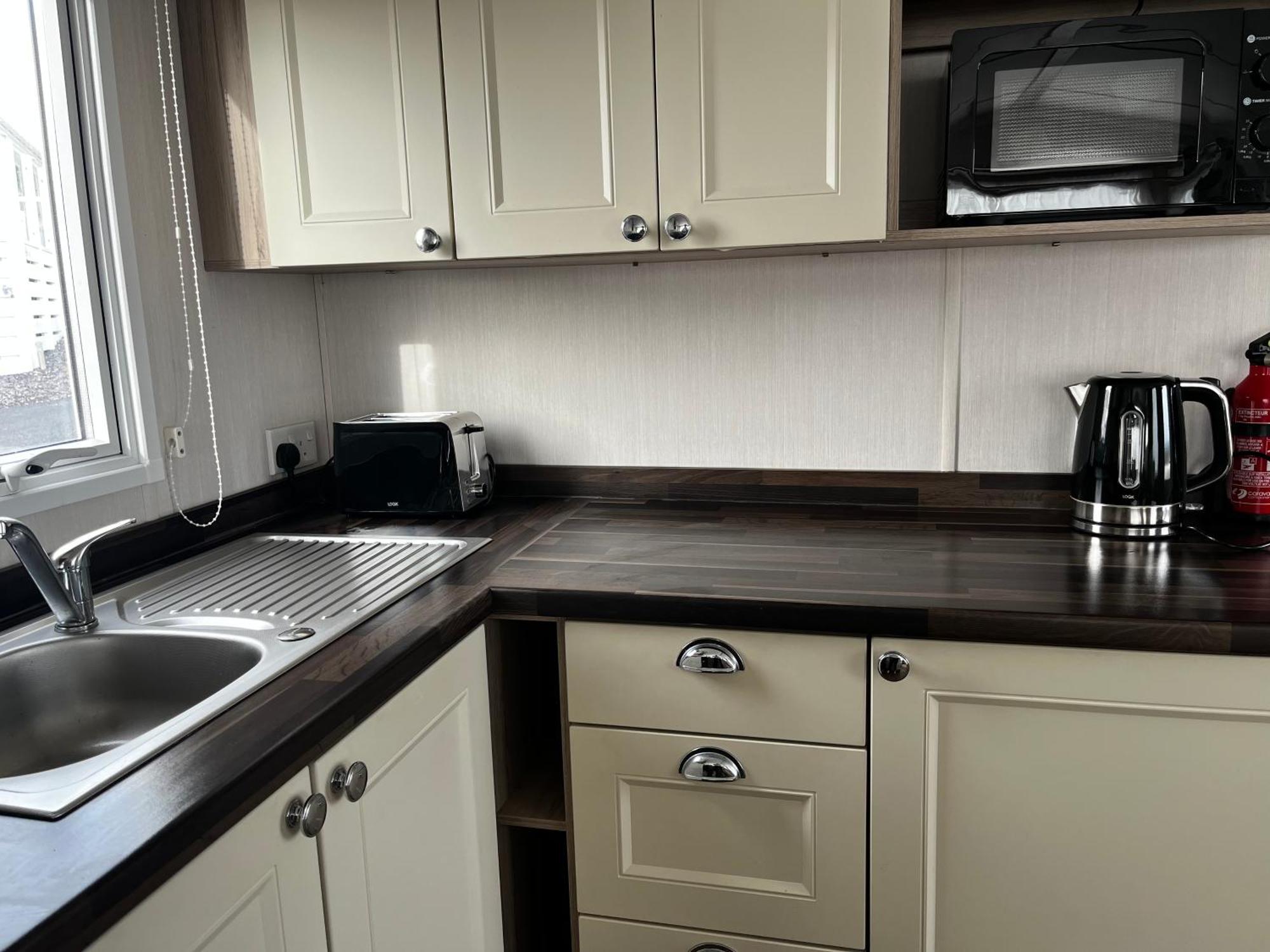 Ger-Y-Bwlch - Spacious Static On 5Star Site With Swimming Pool Benllech Kültér fotó