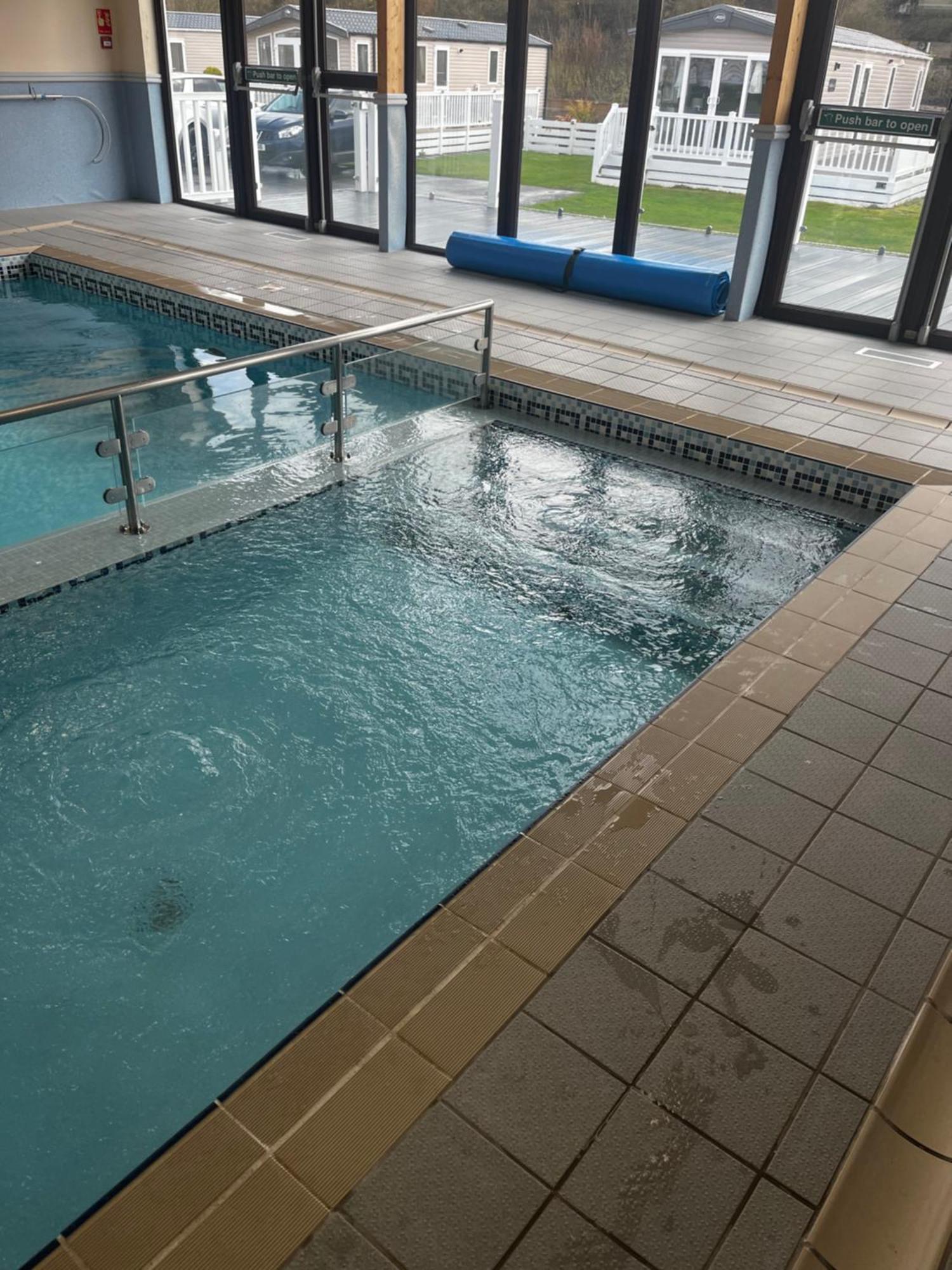 Ger-Y-Bwlch - Spacious Static On 5Star Site With Swimming Pool Benllech Kültér fotó